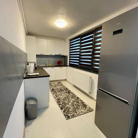 D&D New Residence Pitesti Luaran gambar