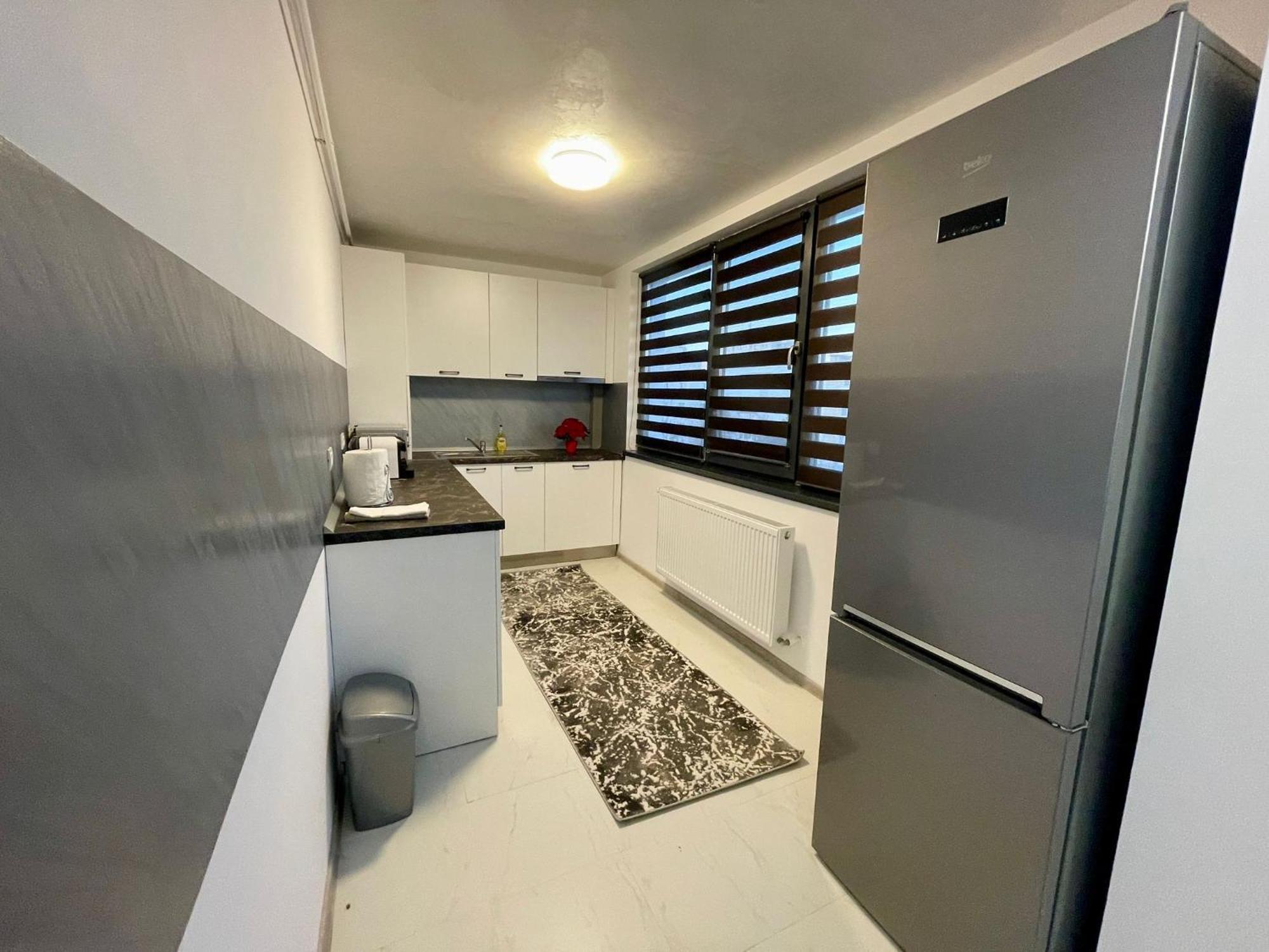 D&D New Residence Pitesti Luaran gambar